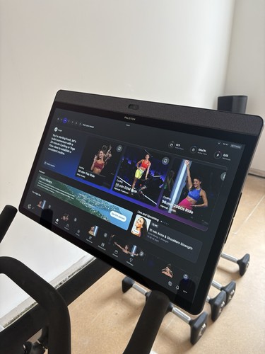 Peloton bike plus screen - plus,