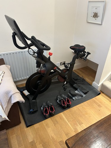 Peloton bike upright - peloton,