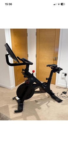 Peloton bike plus rotating - plus,