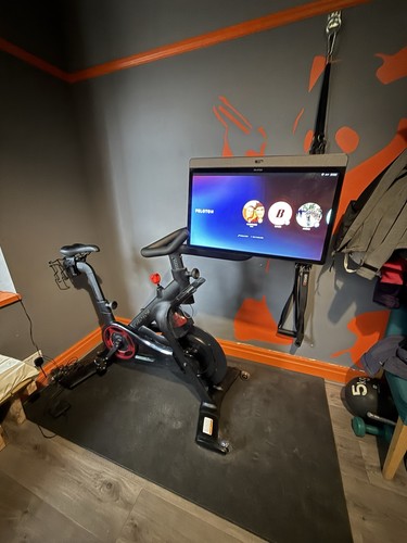 Peloton bike exercise - peloton, (plus)