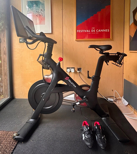 Peloton bike touch screen - bike,,